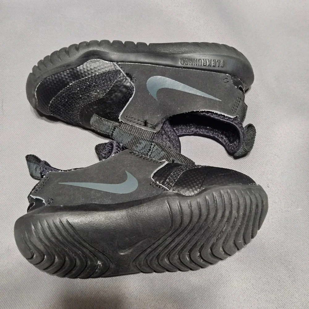 Nike Flex Runner Toddler Boys Shoes Black AT4665-003 Size‎ 7C Slip On Sneakers